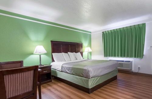 Kingsburg Hotel | Motel 6-Kingsburg, CA