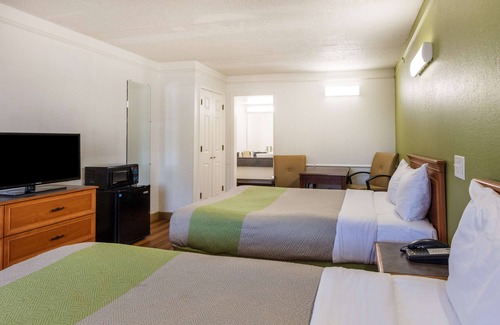 Ashley Oaks Hotel | Motel 6 Knoxville, TN