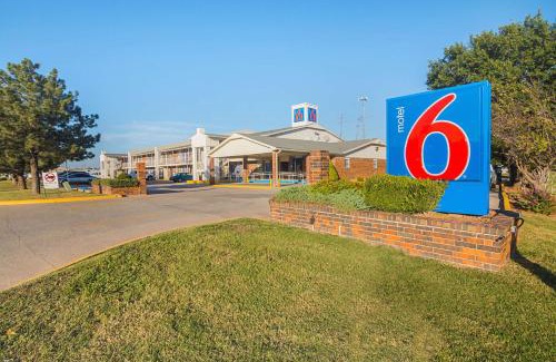 Lawton Hotel | Motel 6-Lawton, OK