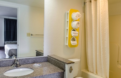 Lexington Hotel | Motel 6 Lexington, VA