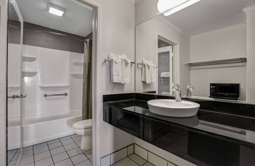 Lodi Hotel | Motel 6 Lodi, CA