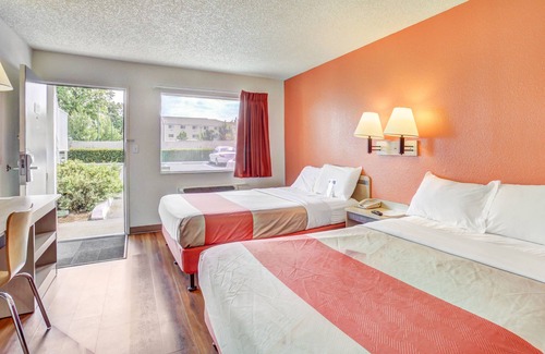 Medford Hotel | Motel 6 Medford, OR - North