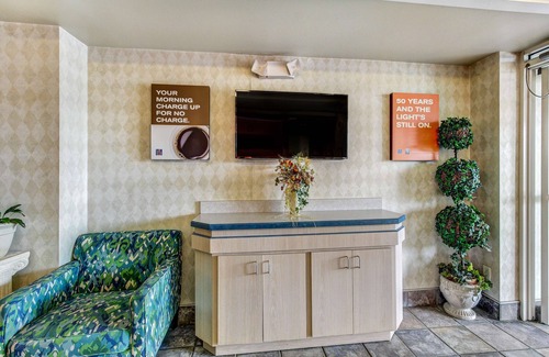 Medina Hotel | Motel 6 Medina, OH - Cleveland