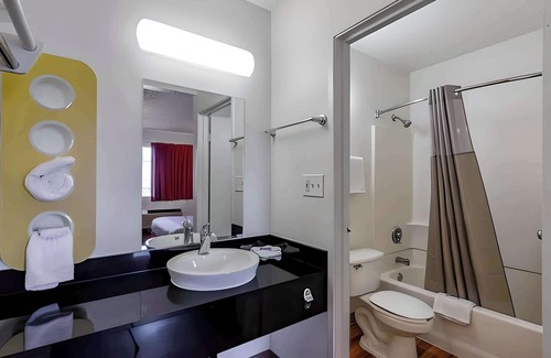 Modesto Hotel | Motel 6 Modesto CA