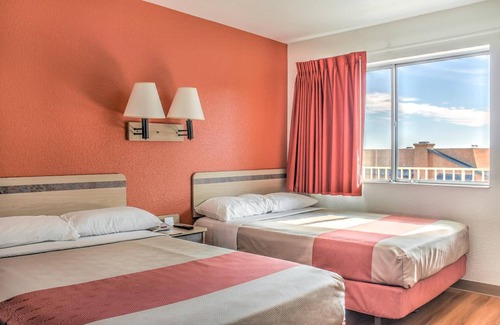 Mojave Hotel | Motel 6 Mojave, CA