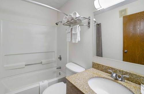 Williamsport Hotel | Motel 6 Montoursville, PA - Williamsport