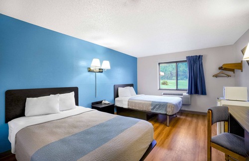 Williamsport Hotel | Motel 6 Montoursville, PA - Williamsport