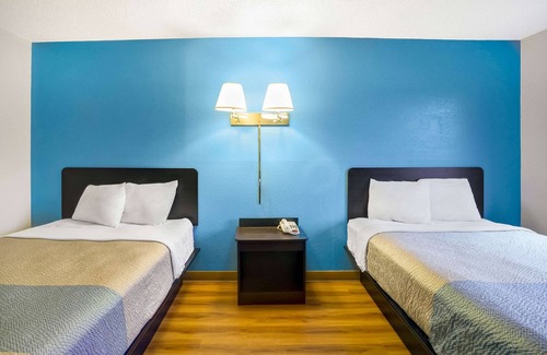 Williamsport Hotel | Motel 6 Montoursville, PA - Williamsport