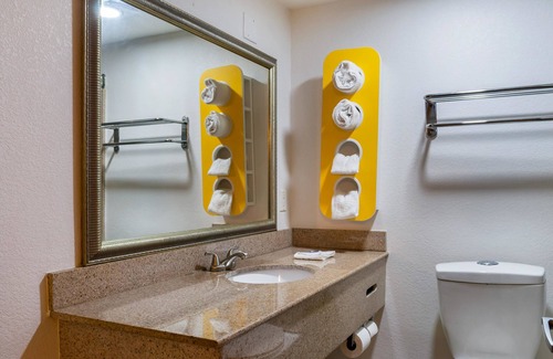 Desire Area Hotel | Motel 6 New Orleans, LA - Near Downtown