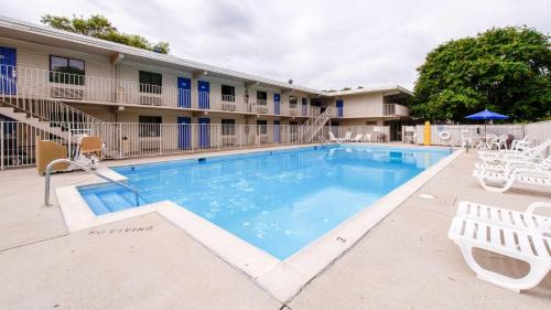 Norfolk - Virginia Beach Hotel | Motel 6-Norfolk, VA