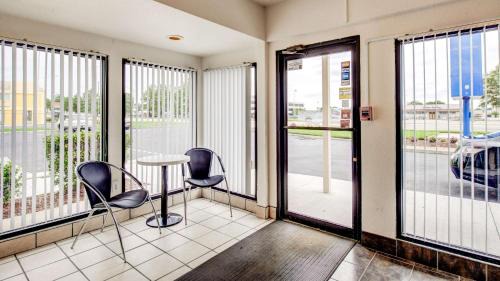 Norfolk - Virginia Beach Hotel | Motel 6-Norfolk, VA