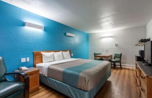 North Little Rock Hotel | Motel 6-North Little Rock, AR - McCain