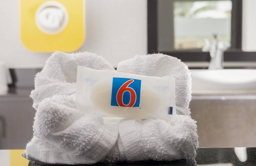 Ontario Hotel | Motel 6 Ontario, CA - Airport