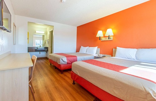 Downtown Phoenix Hotel | Motel 6 Phoenix, AZ - Airport - 24th Street