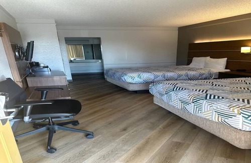 Encanto Hotel | Motel 6 Phoenix, AZ - Midtown