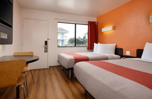 Pismo Beach Hotel | Motel 6 Pismo Beach, CA