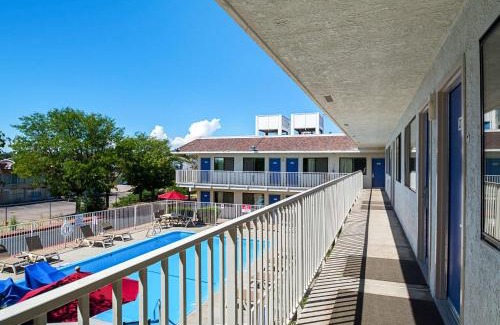 Pueblo Hotel | Motel 6-Pueblo, CO - I-25