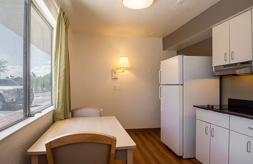Pueblo Hotel | Motel 6 Pueblo, CO - I-25