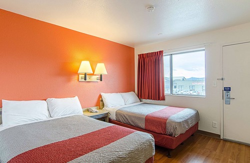 Rock Springs Hotel | Motel 6 Rock Springs, WY