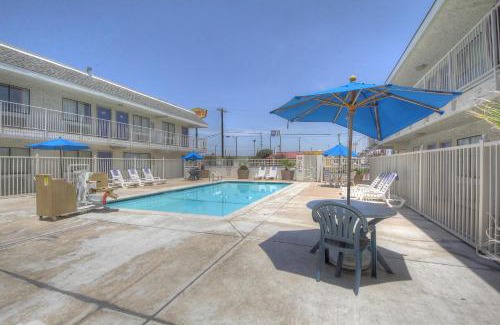 North San Antonio - SAT Hotel | Motel 6-San Antonio, TX - Fort Sam Houston