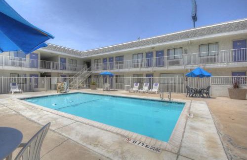 North San Antonio - SAT Hotel | Motel 6-San Antonio, TX - Fort Sam Houston