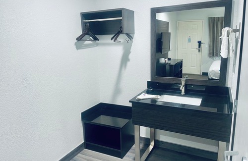 San Bernardino Hotel | Motel 6 San Bernardino, CA - North