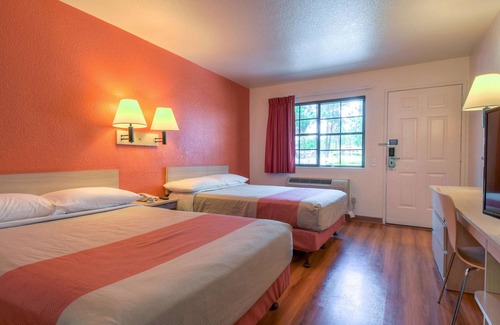 Bonita Hotel | Motel 6 San Dimas, CA - Los Angeles