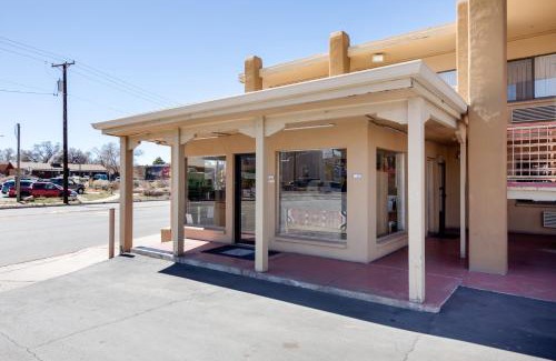 Santa Fe Hotel | Motel 6-Santa Fe, NM - Downtown