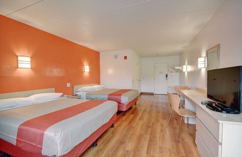 Seekonk Hotel | Motel 6 Seekonk, MA - Providence East