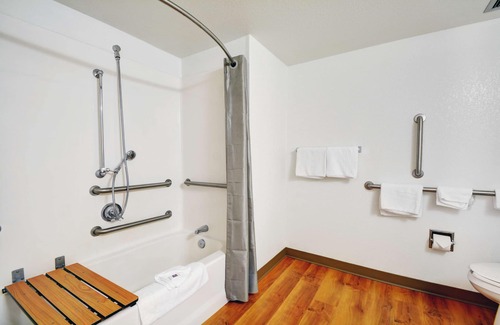 Seekonk Hotel | Motel 6 Seekonk, MA - Providence East