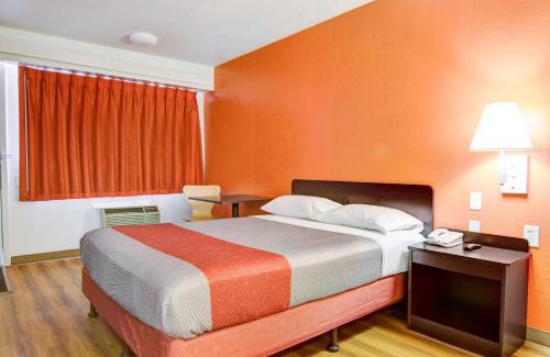 Springfield Hotel | Motel 6-Springfield, MO - North