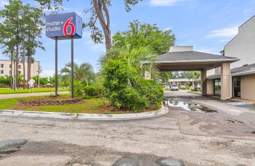 Summerville Hotel | Motel 6 Summerville, SC Charleston