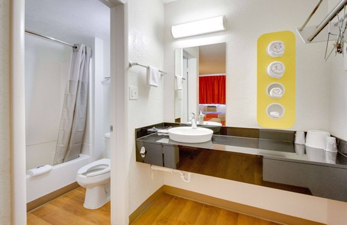 Tempe Hotel | Motel 6 Tempe, AZ - Scottsdale South