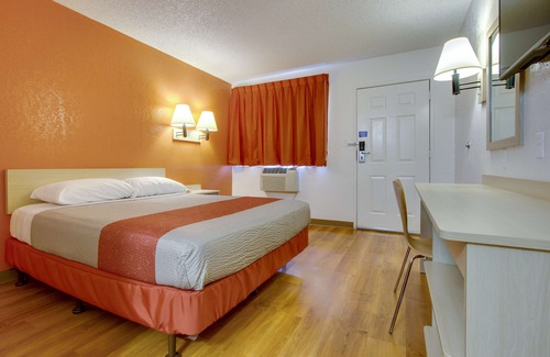 Tempe Hotel | Motel 6 Tempe, AZ - Scottsdale South