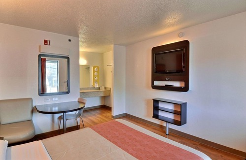 Tewksbury Hotel | Motel 6 Tewksbury, MA - Boston