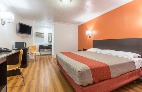 Tremonton Hotel | Motel 6 Tremonton, UT
