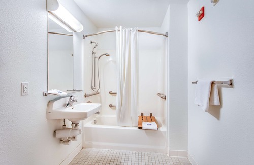 Nut Tree Hotel | Motel 6 Vacaville, CA
