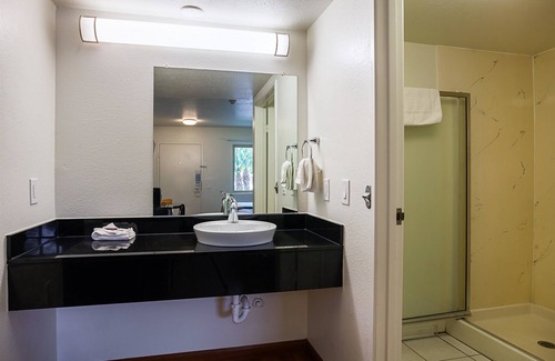 Ventura Hotel | Motel 6 Ventura, CA - Downtown