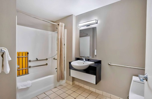 Northwest Hotel | Motel 6 Virginia Beach, VA