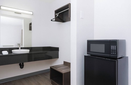 Westminster Hotel | Motel 6 Westminster, CA - North