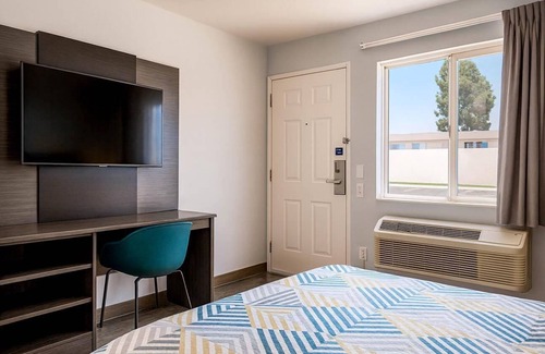 Westminster Hotel | Motel 6 Westminster, CA - North