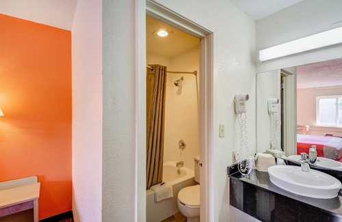 Wichita Hotel | Motel 6 Wichita, KS