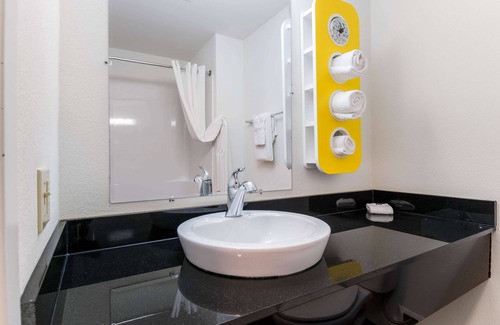 Wilkes-Barre Hotel | Motel 6 Wilkes Barre, PA - Arena