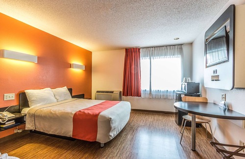 Wisconsin Rapids Hotel | Motel 6 Wisconsin Rapids, WI