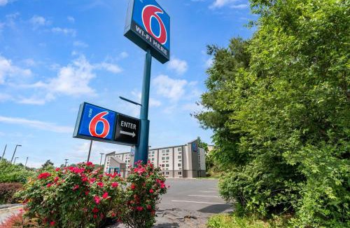 York Hotel | Motel 6-York, PA - North