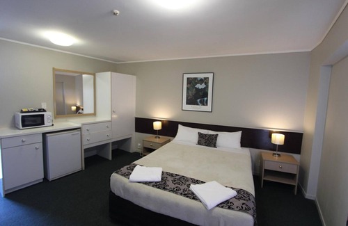 Epsom Hotel | Motel 80