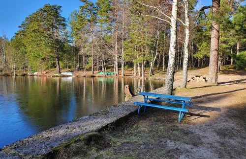 Stavsjo Hostel | Motel E4 Kolmården Apartments And Cottages