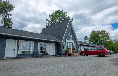 Magog Hotel | Motel Fleur de Lys