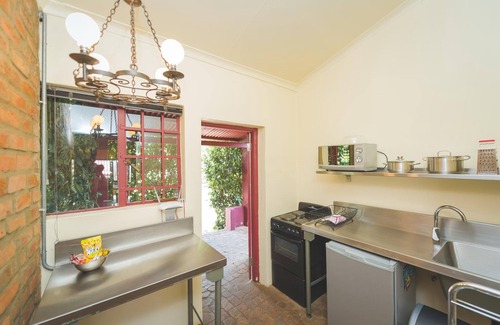 Greater Johannesburg Metropolitan Area House | motel Mi Pi CHi