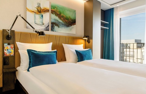 Altstadt-Sued Hotel | Motel One Köln-Altstadt